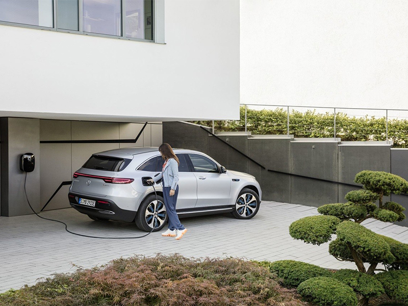 اضغط لمشاهدة الفيديو: مرسيدس تفرج عن "السيارة الصامتة"!